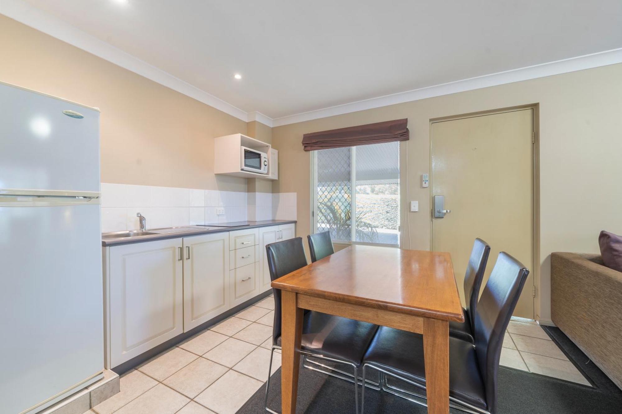 Ambassador On Ruthven Motel Toowoomba Bilik gambar