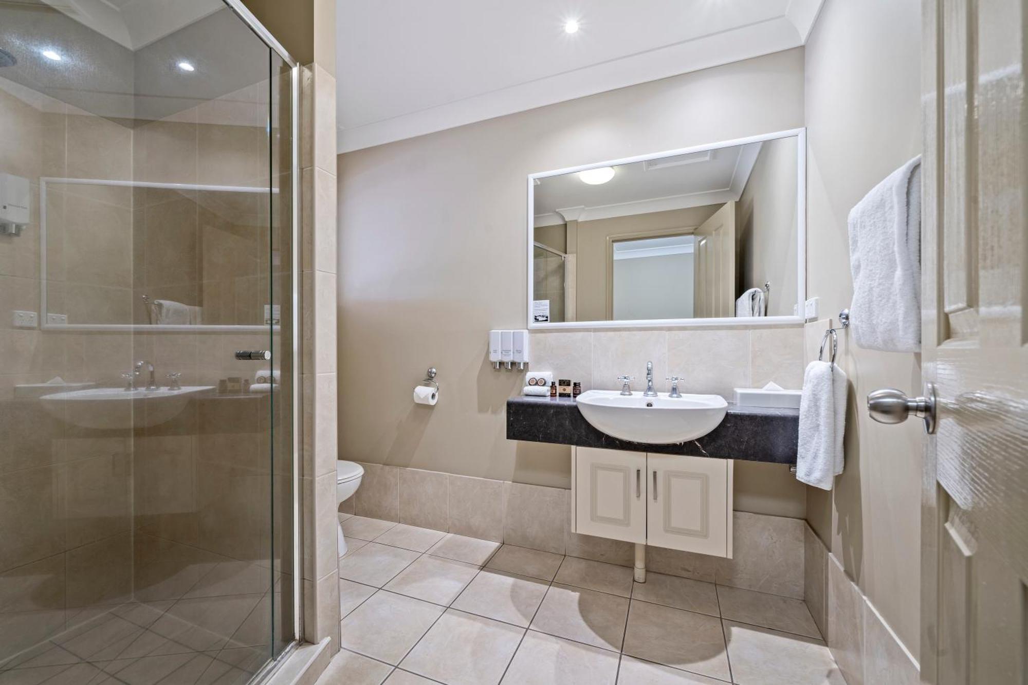 Ambassador On Ruthven Motel Toowoomba Bilik gambar